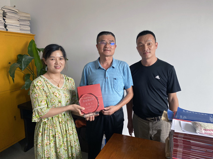 15944281754219511_副本.jpg