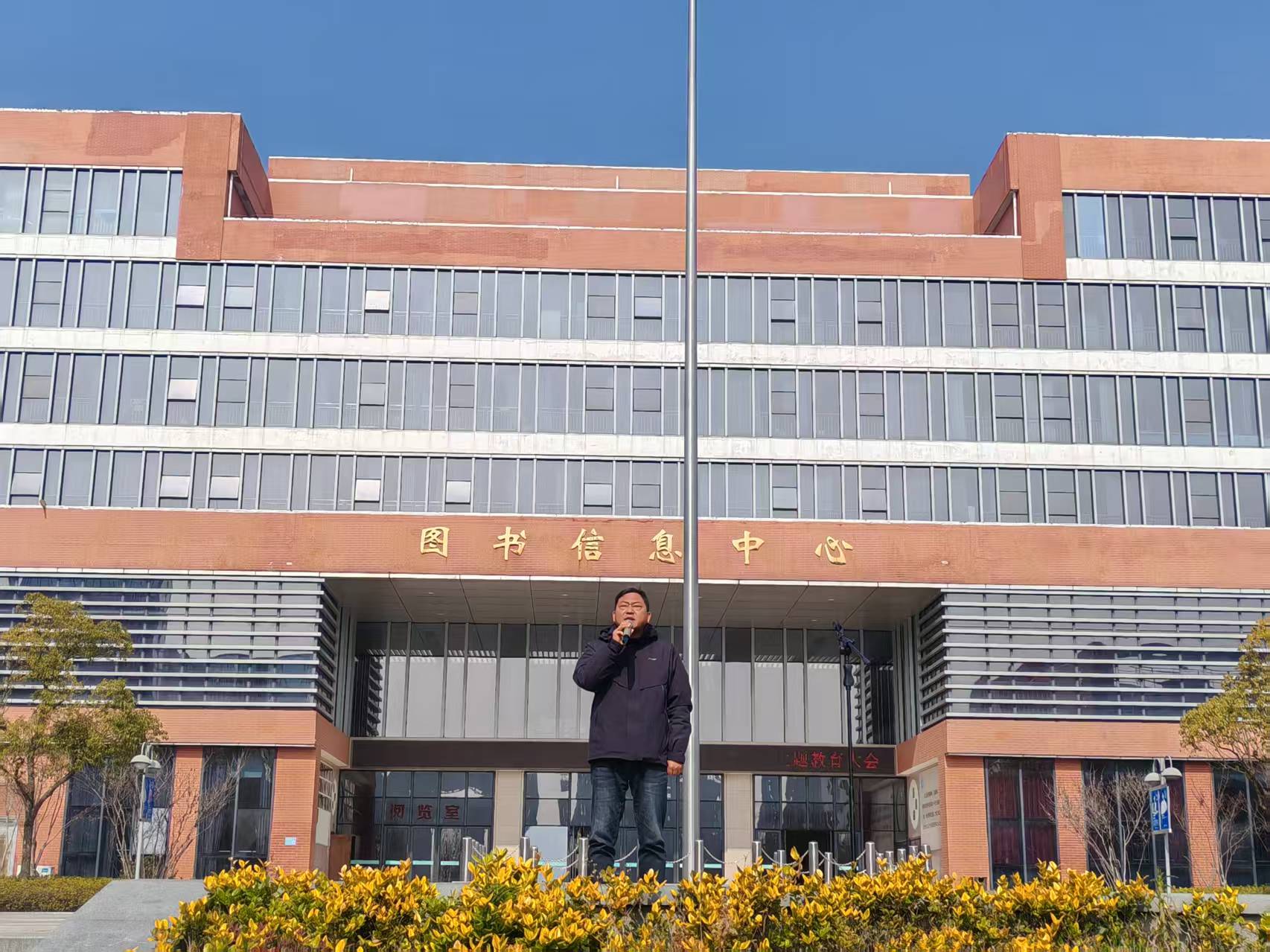 b9b3fb14be4430043f5926ca1ceb47df.jpg b9b3fb14be4430043f5926ca1ceb47df.jpg