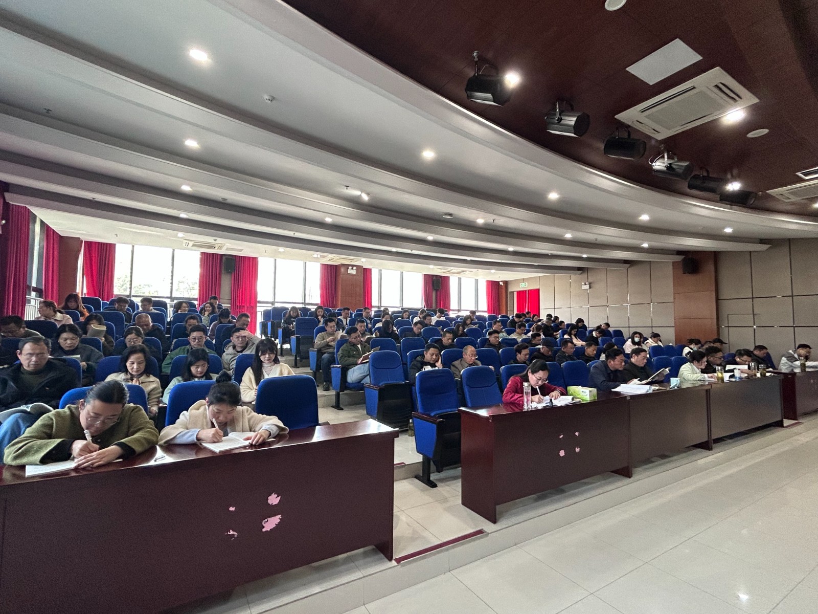 自学.jpg 自学.jpg