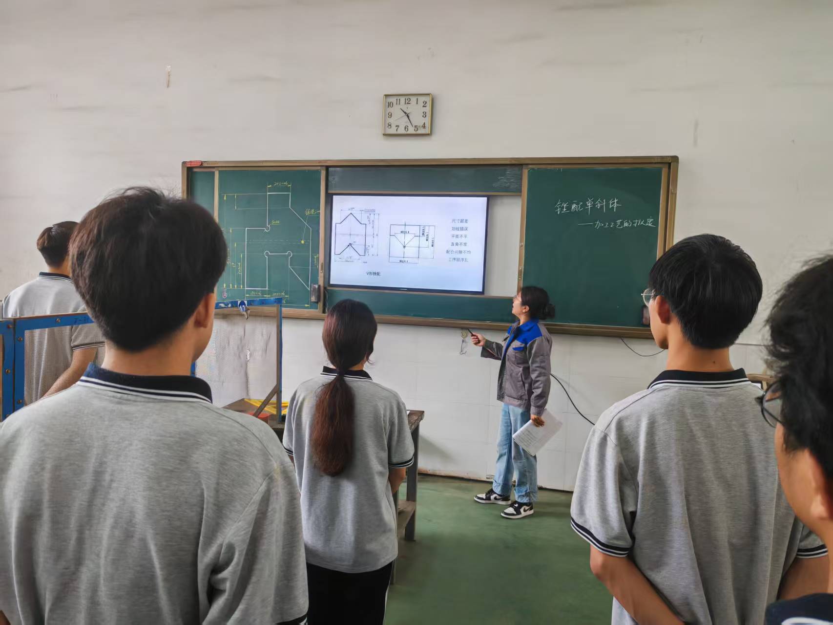 鲍.jpg